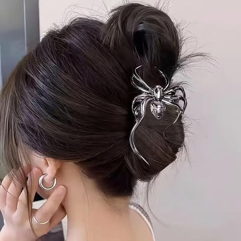 2Pcs Halloween Hair Claw Clips Spider and Spider Web Hair Clips Metal Alloy Hair Jaw Clips Medium Size Silver Hair Accessories Fashion Funny Halloween Hair Clip for Women Cosplay Party Hair Supplies