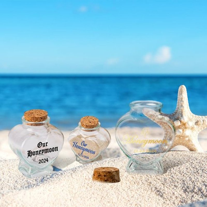 Fornixe Personlized Honeymoon Sand Jar 2024, Heart Shaped Glass Jars with Customised Text Date Custom Sand Bottles Keepsake Jar for Decorations, Wedding Party Favors (Style3)