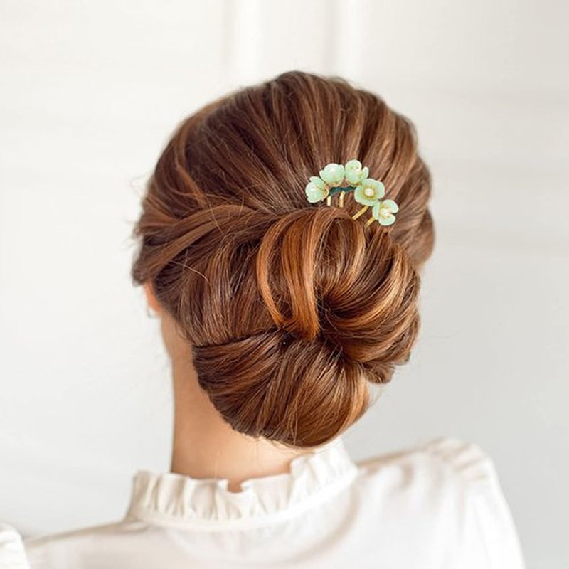 Beaupretty Jade Flower Hair Pin Chinese Hair Stick Jade Hairpin Retro Chignon Pin Traditional Classical Flower Hair Chopstick Hair Styling Accessories for Women Girls (Green)