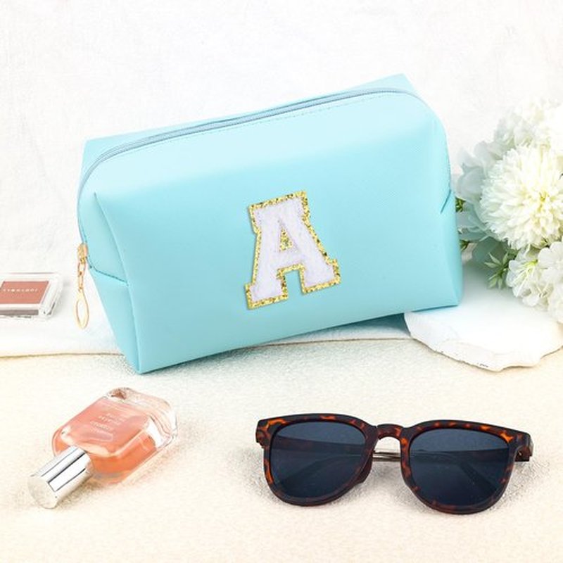 URSKYTOUS Gifts for Girls Initial Makeup Bag Personalized Cosmetic Bag with Zipper Cute Travel Toiletry Bag Waterproof PU Preppy Makeup Pouch Birthday Gift for Teen Girls Women(Blue A)