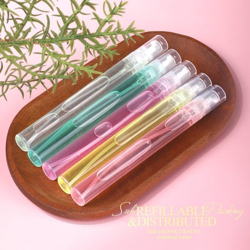 Fandamei Mini Spray Bottle, 10 Pack 10ml Mini Plastic Spray Bottle Empty, Fine Mist Refillable Mini Perfume Bottle, Perfume Atomizer, Small Empty Sample Containers, Plastic Portable Travel Bottle