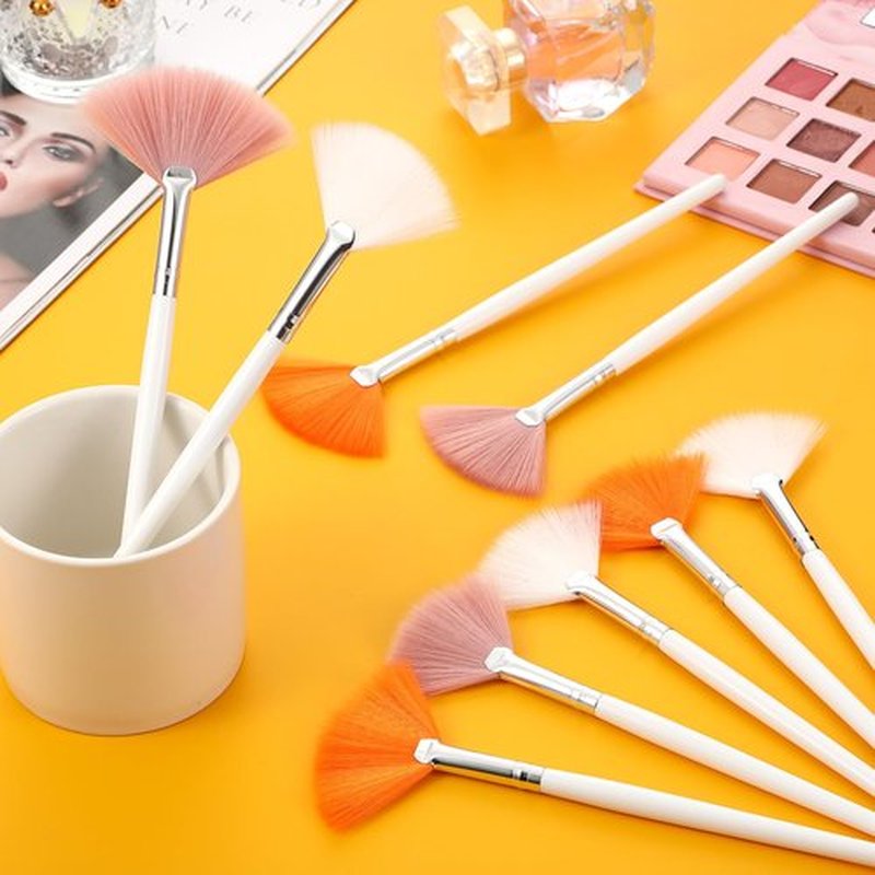 Maitys 9 Pieces Facial Brushes Fan Mask Brushes, Soft Facial Applicator Brushes Tools for Peel Glycolic Mask Makeup for Mud Cream (Pink,yellow,white)
