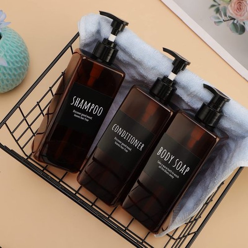 16.9oz Shampoo Bottles, Segbeauty 3pcs 500ml Pump Press Shower Containers with Labels, Empty Refillable Shampoo Body Soap Conditioner Shower Gel Plastic Bathroom Press Lotion Dispenser Amber