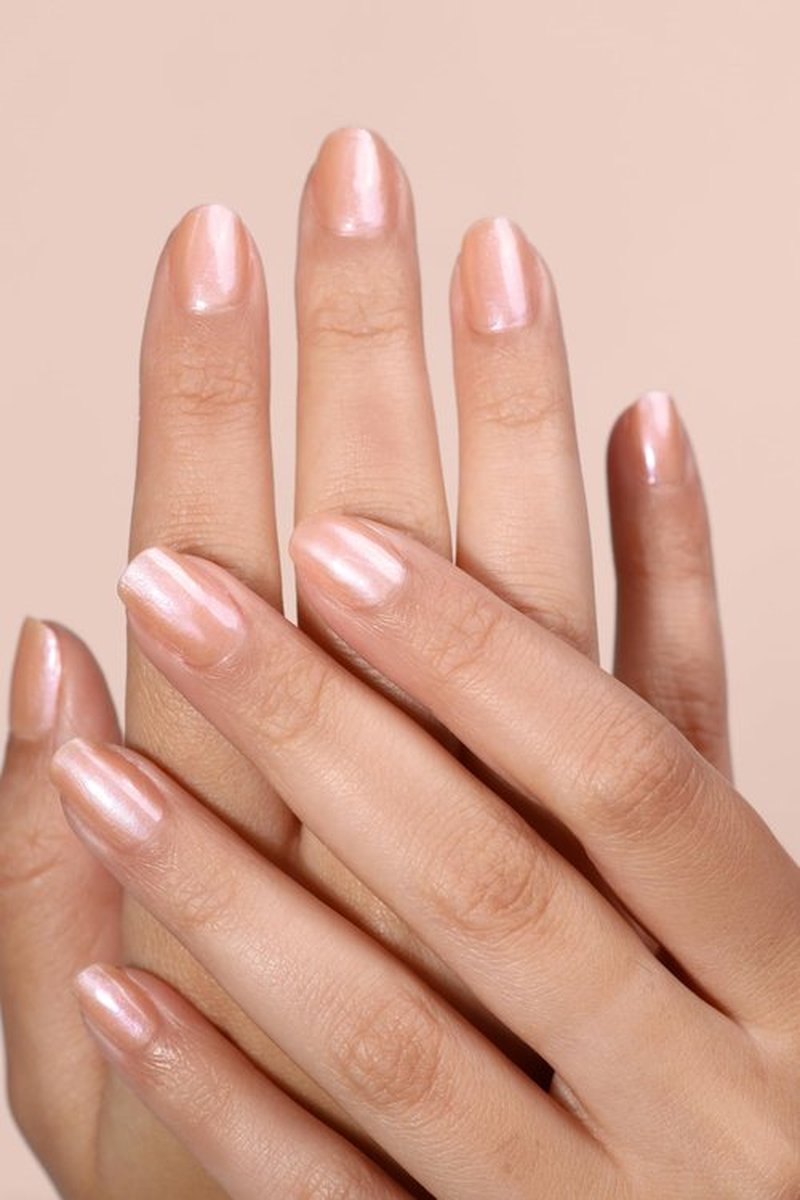 LONDONTOWN kur Bare Illuminating Nail Concealer, Vegan, Cruelty Free, Gluten Free, Paraben Free, Long Lasting Brightening Nail Polish Care for All, Lustrous Beige, 0.40 Fl Oz