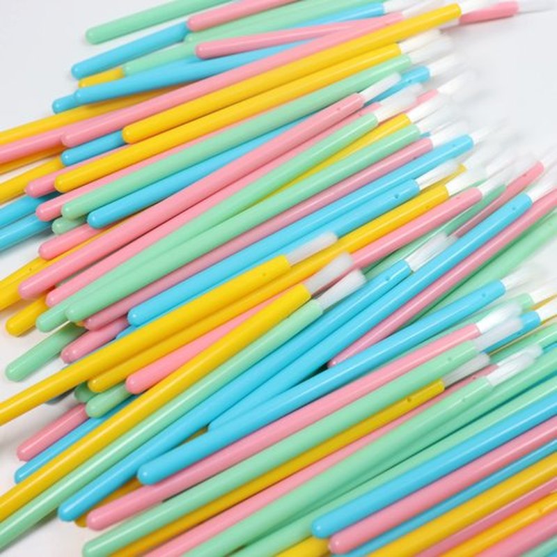 100 Pcs Disposable Makeup Lip Brushes Lipstick gloss brush pyo cookie paint brushes with Soft Brush Head Cosmetic Lip Brush Wands mini paint brushes for cookies (Mix Colors,Pink Green Blue Yellow)