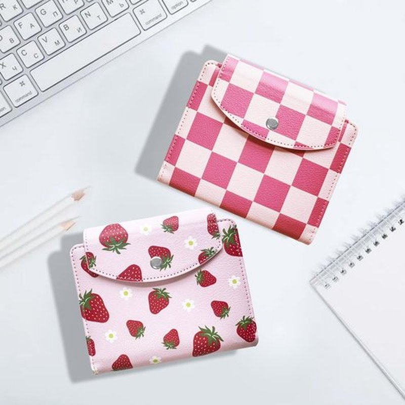 LAOTANGJIA PU Lipstick Case Holder with Mirror,Holds 4pcs of Long Lipsticks,Lipstick Holder,Cute Makeup bag Travel Organizer Bag for Outside Mini Bag Pouch,Strawberry for Gift Women