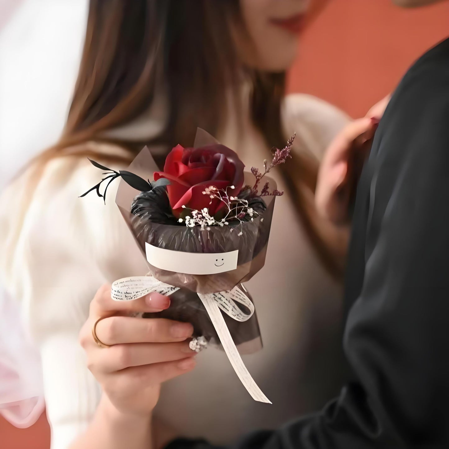 JiuGongmoup Red Mini Aromatherapy Soap Rose Bouquet – Luxury Scented Artificial Flower Arrangement for Women, Romantic Valentine’s Day Gift, Home & Car Decoration, Desk Display, DIY Surprise Present