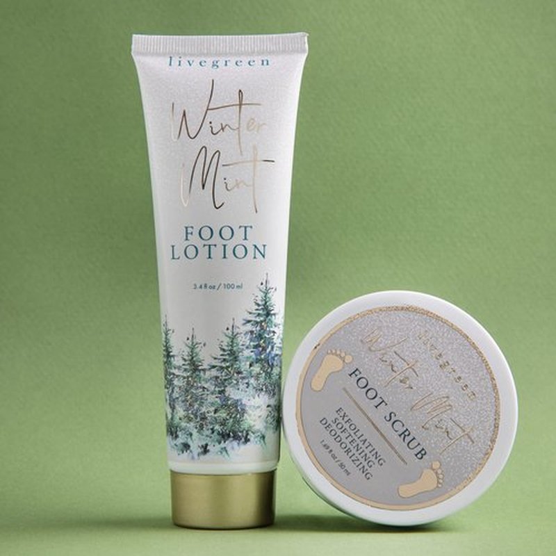 Live Green Bath and Body Present Set- Foot Spa Set with Fuzzy Socks, Lotion, and Scrub, Winter Mint