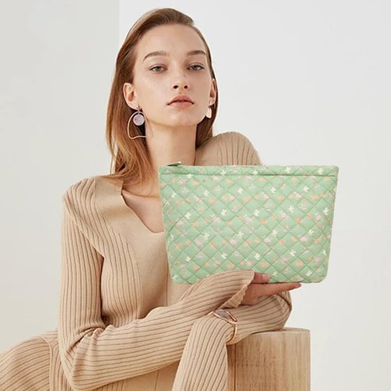 Wudimeitt Cosmetic bag Makeup bag Preppy Cute Corduroy Toiletry bag for women travel essentials (Green flower)