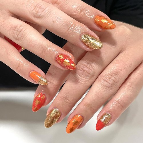 Fall Press on Nails Short Almond Fake Nails Gold Foil Maple Leaf Full Cover Glue on Nails Thanksgiving False Nails Glitter Gold French Tip Acrylic Nails Autumn Stick on Nails for Women Manicure 24Pcs