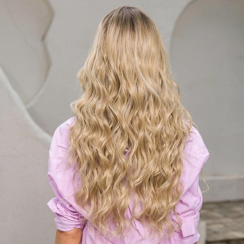HAIRCUBE Ombre Blonde Wig for Women Long Wavy Wigs with Bangs Layered Synthetic Wigs Natural Looking Comfortable and Breathable