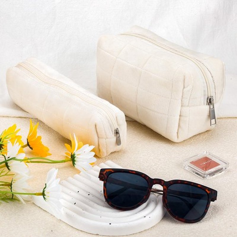 2Pcs Makeup Bag for Women Cosmetic Pouch Travel Small Cosmetic Bag Set Cute Plush White Makeup Pouch Purse Portable Travel Makeup Bag Zippered Toiletry Bag Organizer Trendy Makeup Brushes Storage Bag