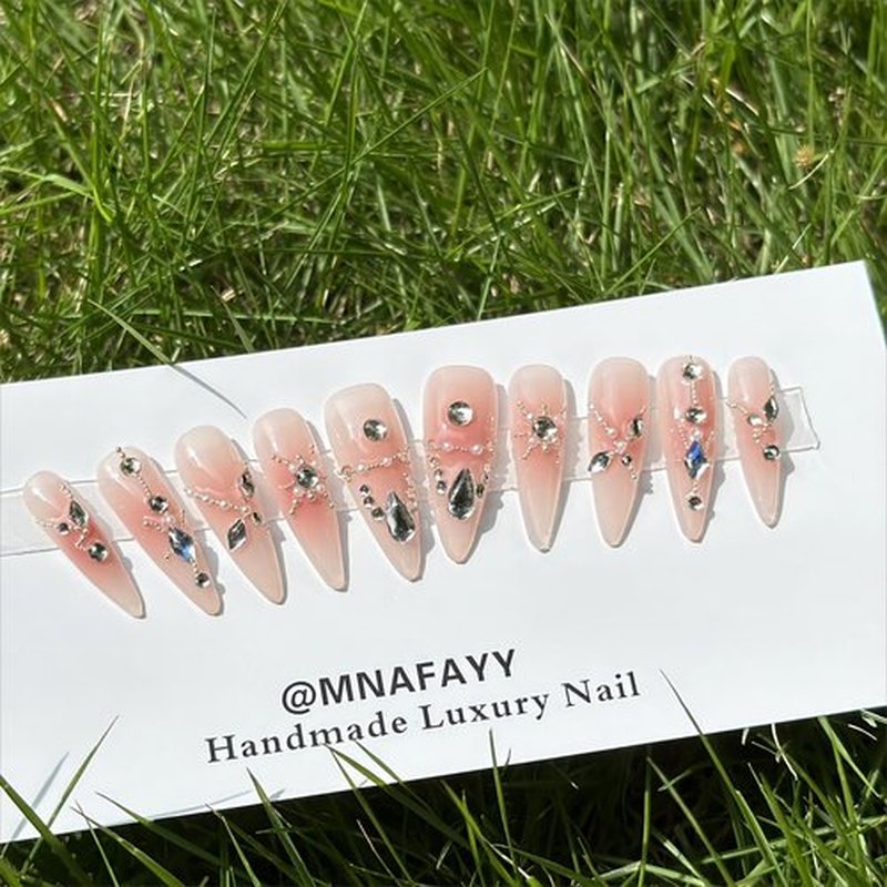 Handmade Press On Nails, Luxury & Custom Fake Nails 3D Handmade Reusable UV Finished False Nails, Hand-Painted Nails Design by Professional Nail Artist Salon Acrylic Nail Kit With Gift Box 10PCS-M