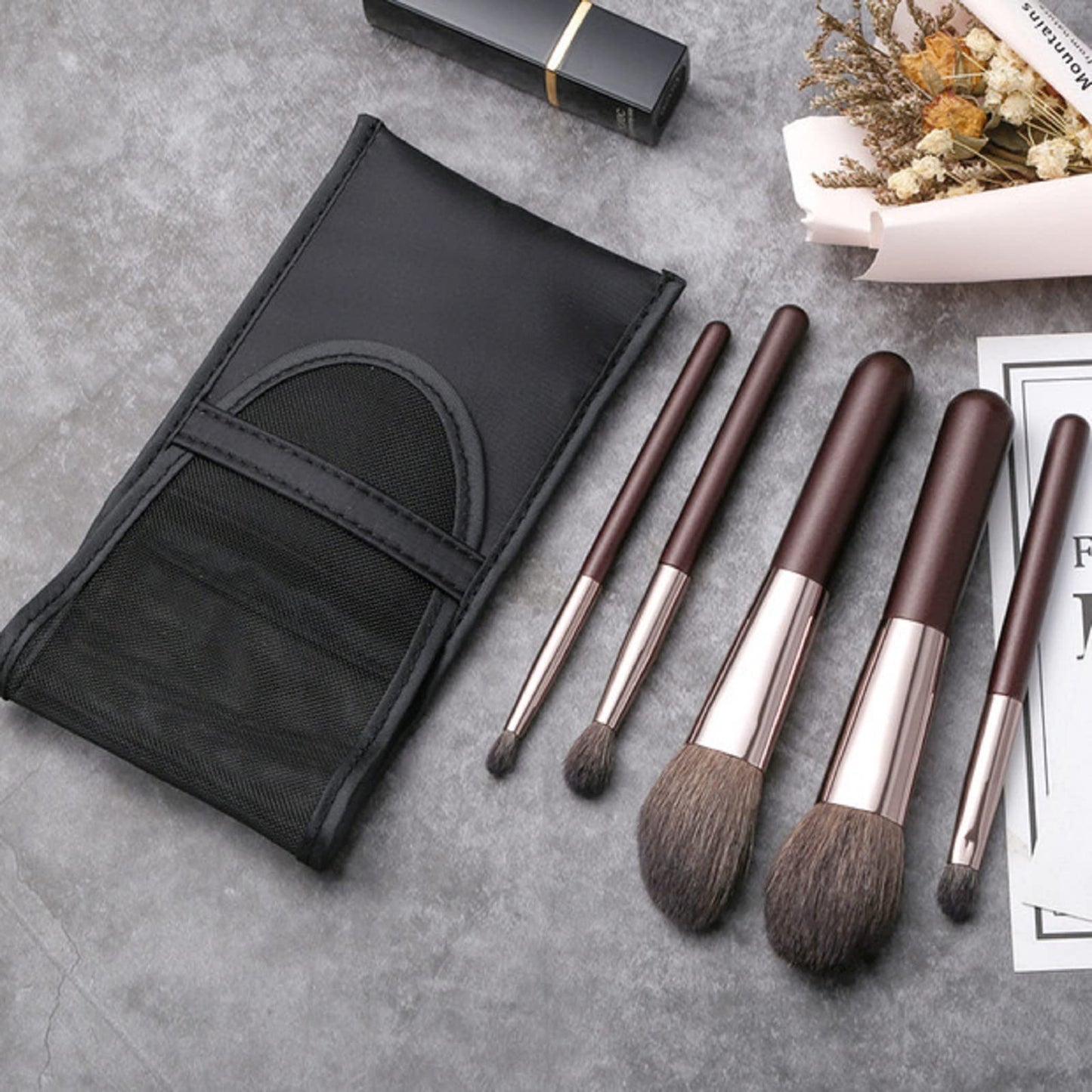 Travel Makeup Brushes Set w/Pouch, Portable 5PCS Professional Premium Goat Hair Cosmetic Brushes Kit for Powder Blush Concealers Contouring Highlighting