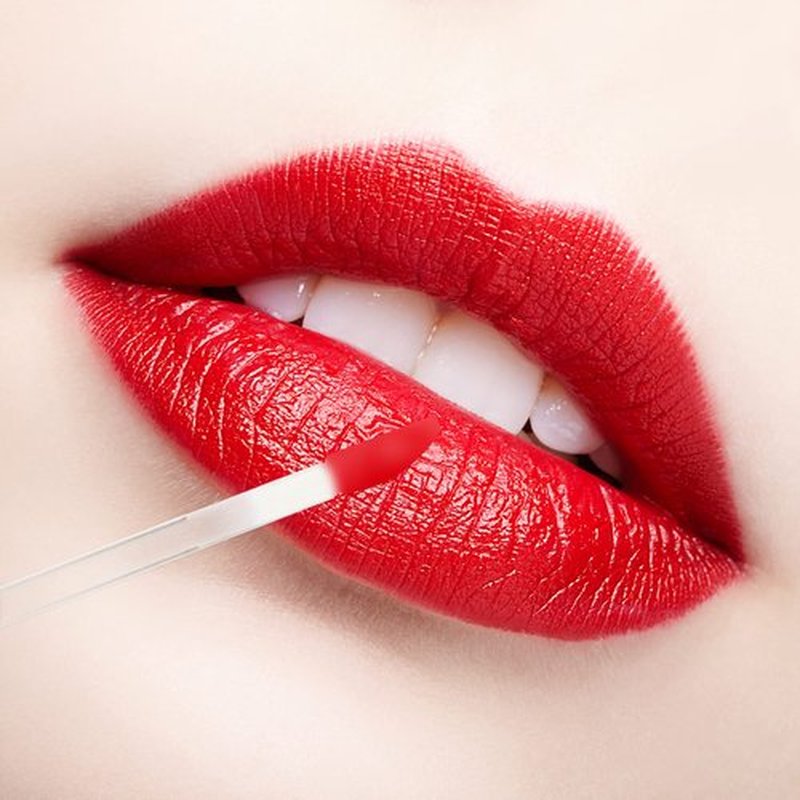 200PCS Lip Gloss Applicators,Disposable Lip Brushes Lipstick Gloss Wands Applicator Perfect Makeup Tool Kits (Transparent)