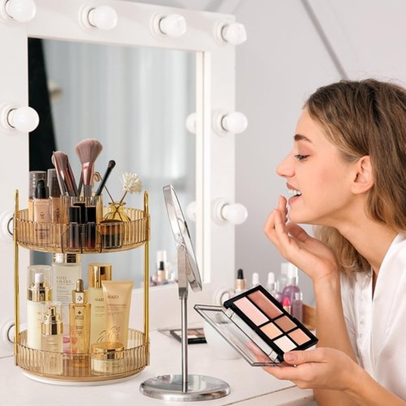 shuang qing 360° Rotating Makeup Organizer, High-Capacity Bathroom Countertop Vanity Organizers, 2 Tier Spinning Skincare Storage, for Perfume/Cosmetic/Makeup Brushes/Lotion（Gold）