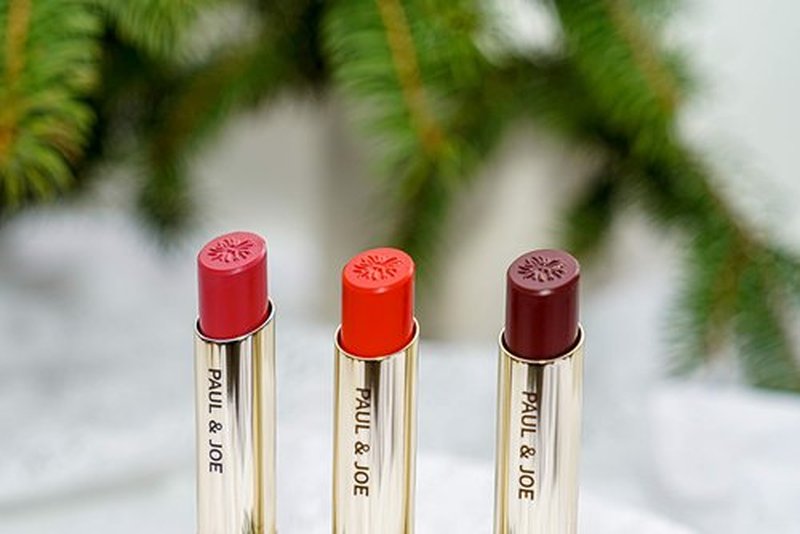 Paul & Joe Lipstick N Refill - Case Sold Separately - Full Coverage - Long-Lasting - Stays on Throughout the Day - Talons Hauts Rogues - 0.12 oz.