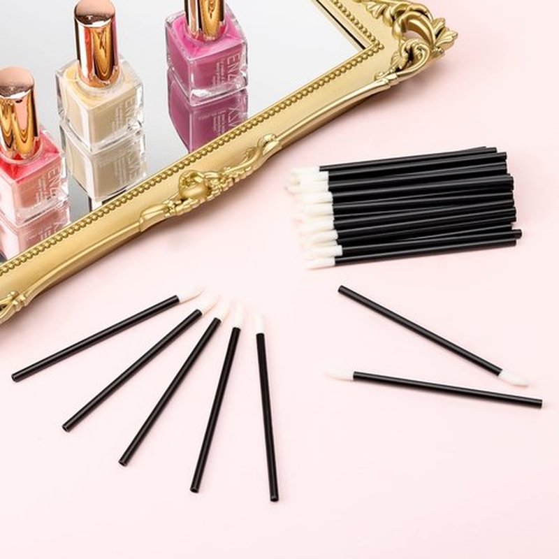 300 Pieces Lip Wands Lip Applicators Disposable Lip Brushes Lipstick Brush Lip Gloss Wands Lint Free Makeup Applicator Brush