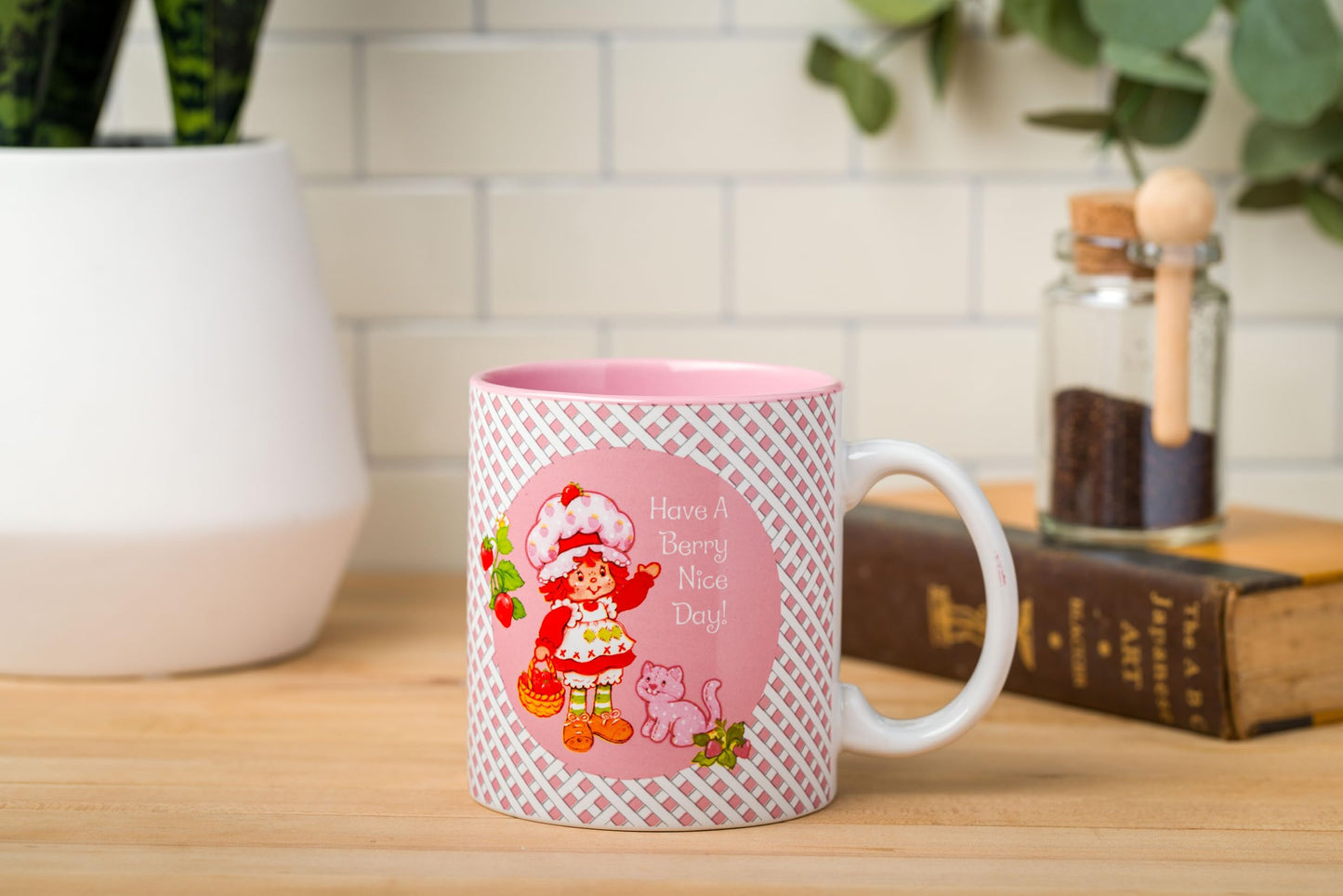 Silver Buffalo Strawberry Shortcake and Custard, Ceramic Mug, 20oz