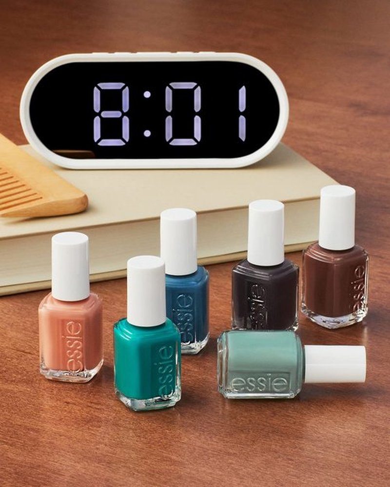 essie Nail Polish, Salon-Quality Green Nail Polish, UnGuilty Pleasures, Vegan, Caught In The Rain, 0.46 fl oz
