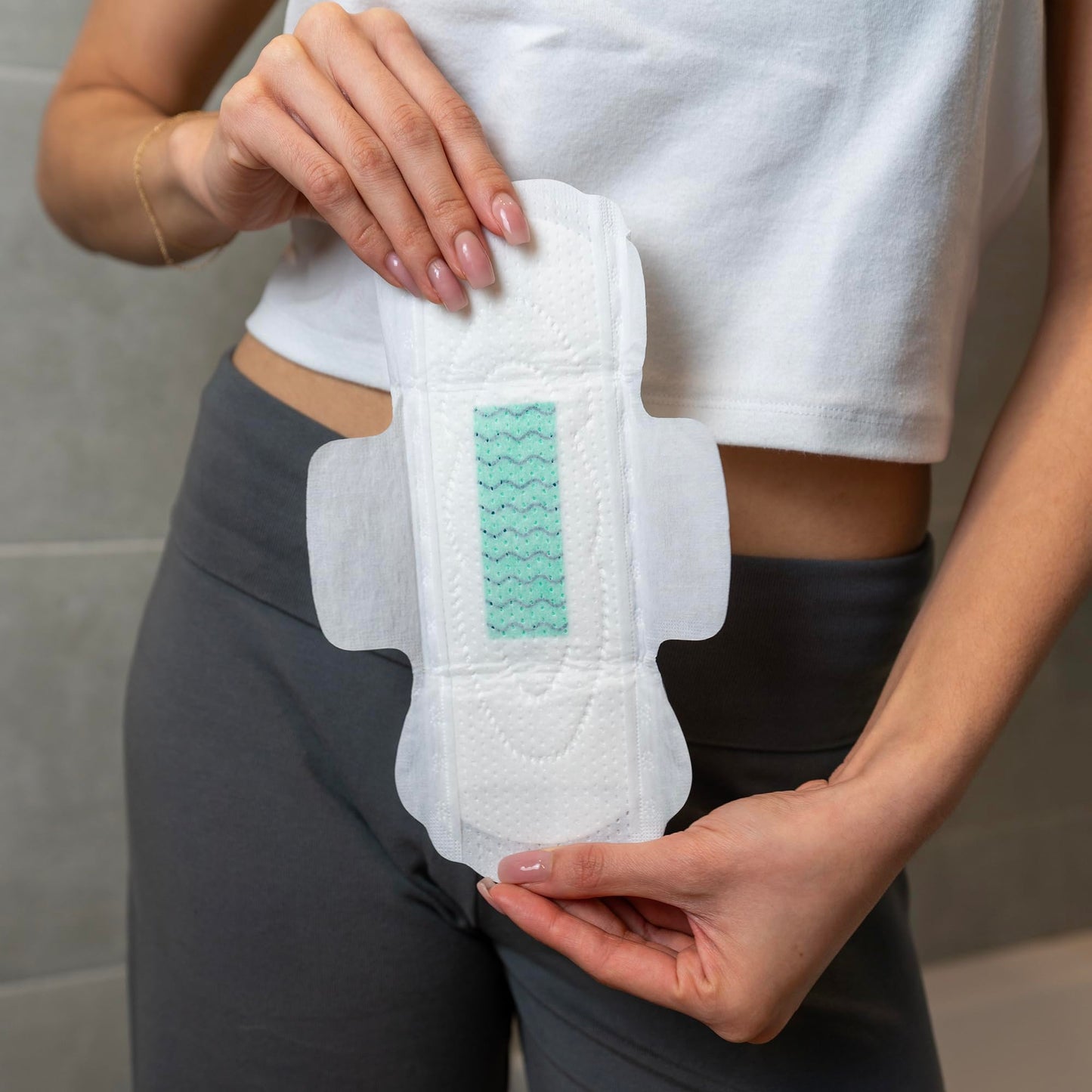 100 Bulk Pads with Wings Individually Wrapped for Women Homeless, Postpartum, Hospitals, Feminine Incontinence Menstruation Sanitary Pads for Women