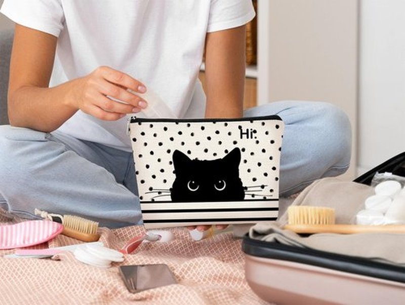 BARPERY Cat Makeup Bag,Cat Gifts，Black Cat Purse,Gifts For Cat Lovers,Small Cute Makeup Bag Cosmetic Bag For Women Teen Girls,Birthday Gift,Cat Owners Gifts,Cat Lady Gifts For Women(Polka Dot)