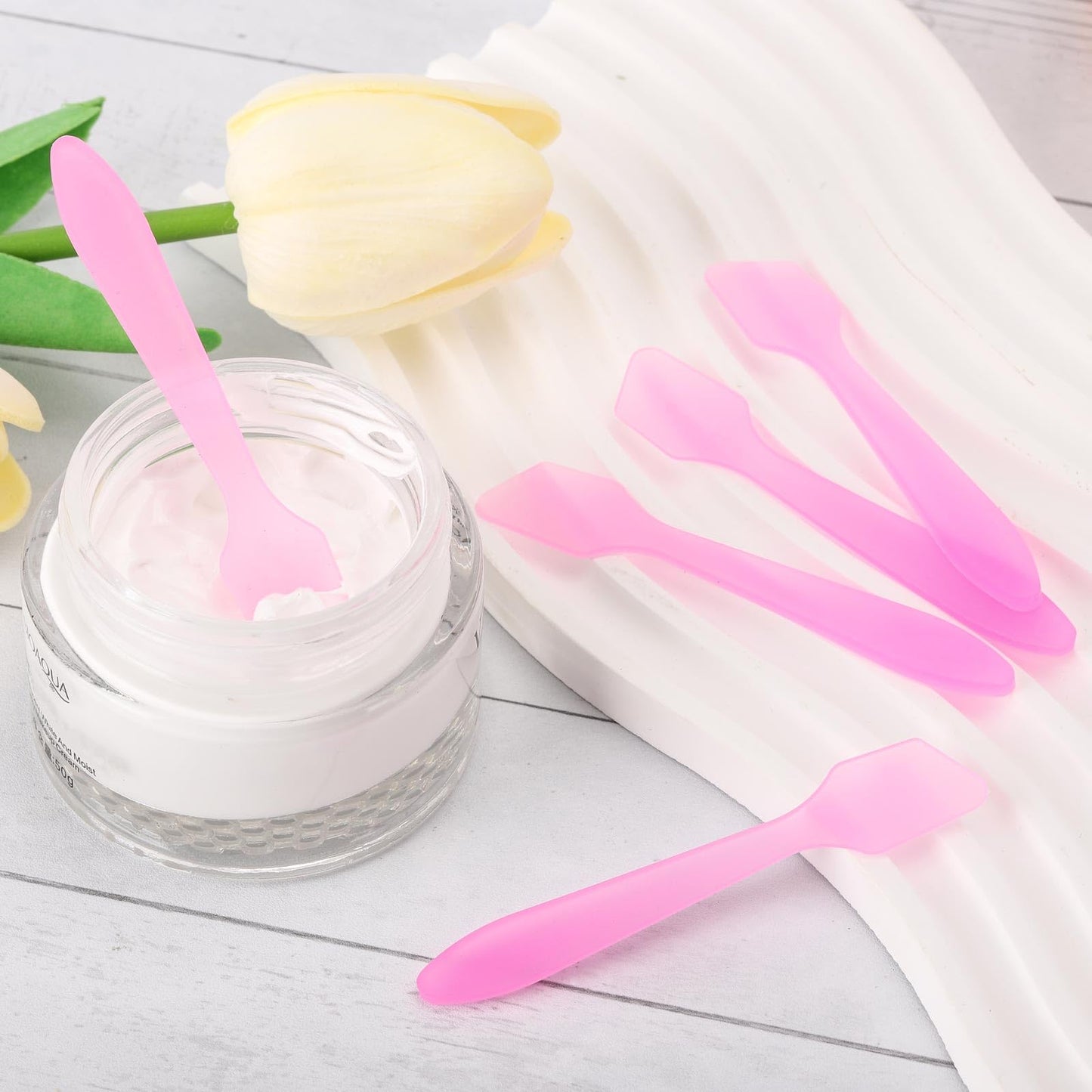 Tbestmax 300 PCS Mini Cosmetic Spatulas 3.2" x 0.6" Disposable Makeup Spatulas, Plastic Spatulas Pink Facial Creams Skin Care Spatulas