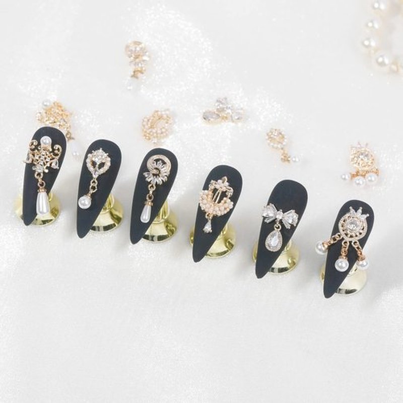 12Pcs Gold Nail Charms Nail Art Metal Alloy Nail Art Zircon Pearl Crystal Rhinestone Nail Art Jewellery Nail Diamond Rhinestone Charm for Girls Womans Craft DIY Nail Decoration