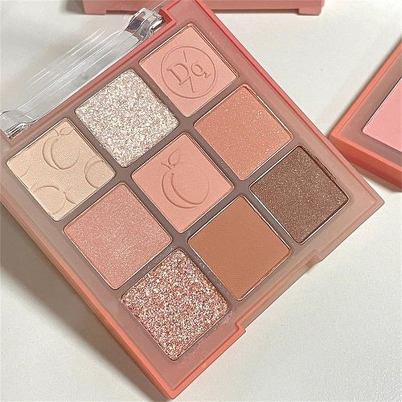 Blooming Your Own Beauty Eyeshadow Palette, 9 Shades, Glitter and Matte Finishes (14#)
