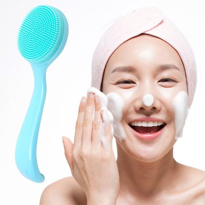HINZIC Silicone Manual Facial Cleansing Brush, Skin Friendly Waterproof Face Cleaning Scrubber Exfoliator Cleanser for Blackheads Whiteheads Makeup Residues Removal- Blue