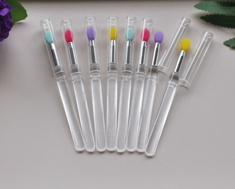 LORMAY Silicone Lip Brushes with Transparent Handles and Caps. Perfect Tools for Applying Cream Lip Mask, Eyeshadow, and Lipstick (4pcs, White)