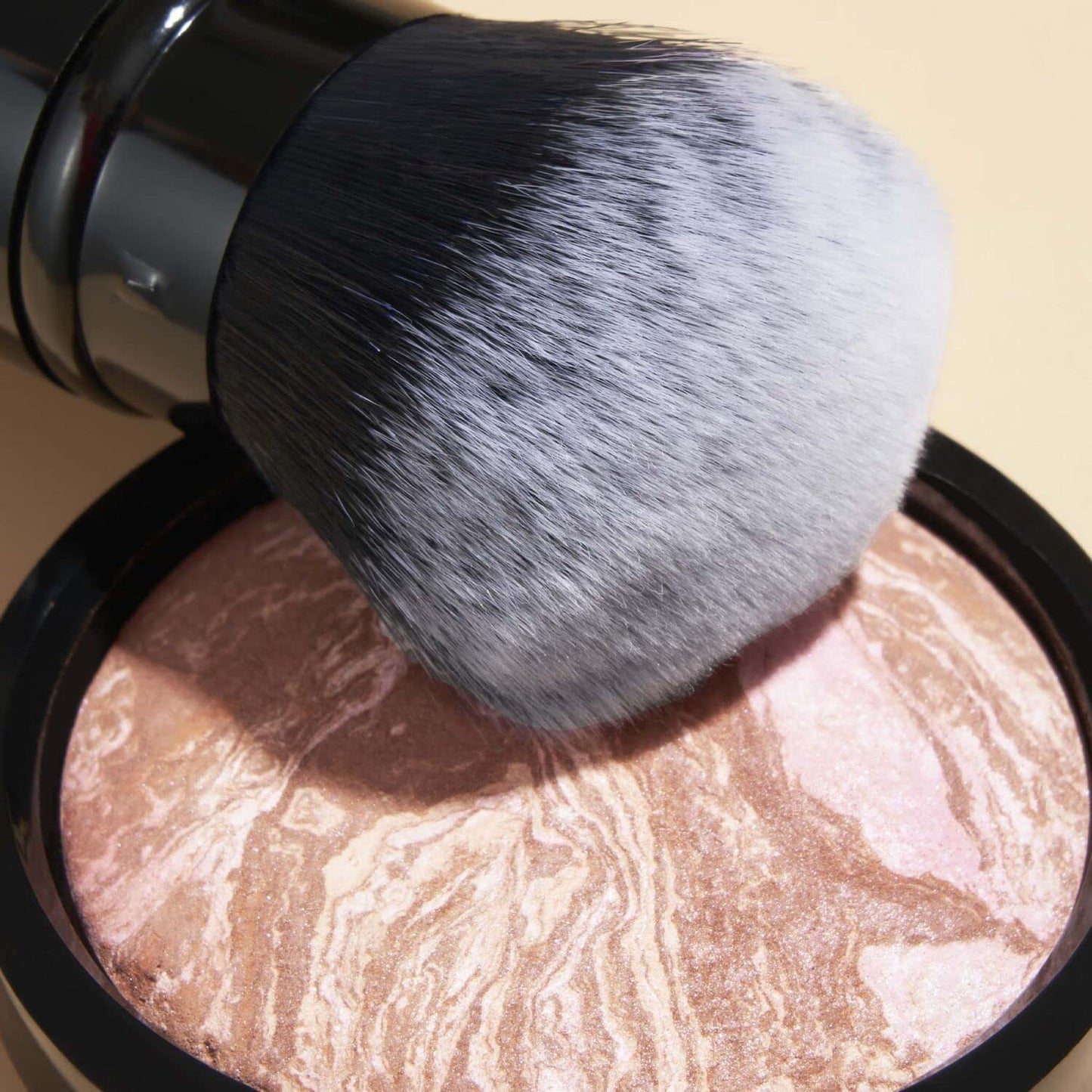 LAURA GELLER NEW YORK Baked Bronze-N-Brighten Bronzer Powder Fair + Retractable Airbrush Kabuki Brush