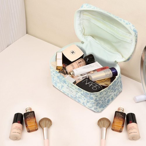 Large Travel Quilted Makeup Bag for Women,Big Floral Cotton Cosmetic Bag, Cute Coquette Aesthetic Floral Toiletry Organizer Bag (Plaid-Flower)