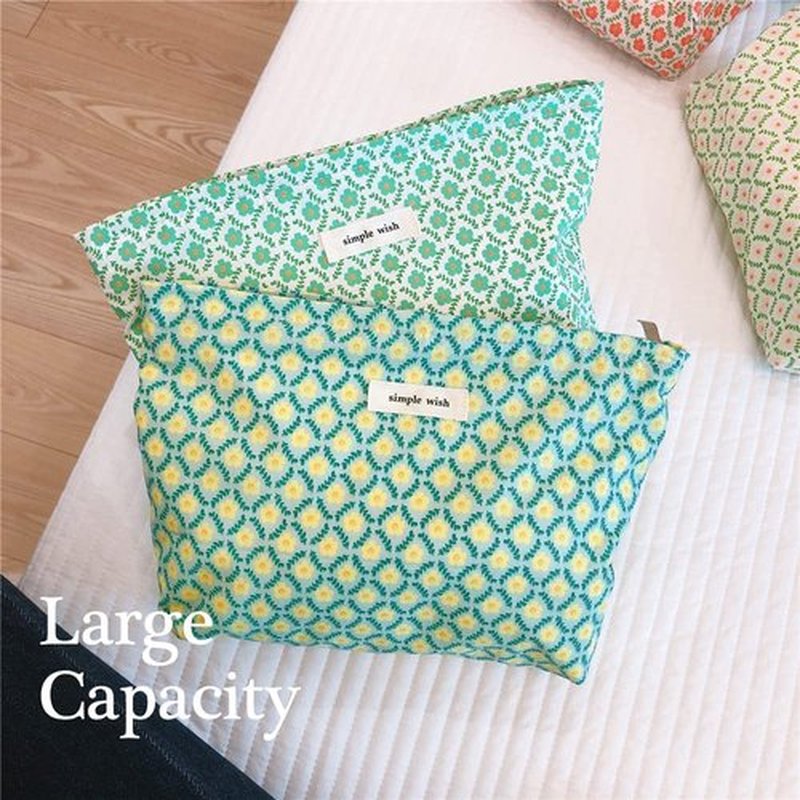 STARDW Flower Cosmetic Bags Makeup Bags for Women and Girls,Travel Makeup Bag Large Capacity Canvas Makeup Bag,Makeup Organizer Bag Zipper Pouch (Yellow Floral)