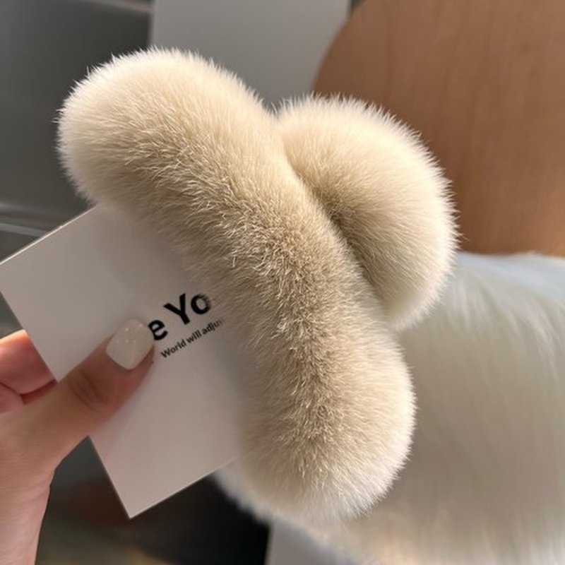 papasgix Hair Claw Clips for Women, Large Faux Fur Hair Claw Clip for Women, Large Hair Clips Winter Fluffy Plush Hair Claw Clips Hair Accessories (Camel+Milk Tea)