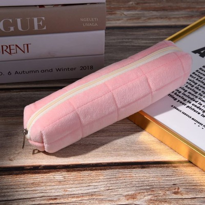 SOIDRAM Makeup Bag Checkered Cosmetic Bag Plush Pink Makeup Pouch 1Pcs Large Capacity Makeup Bags and 1Pcs Makeup Brushes Storage Bag Travel Toiletry Bag Organizer