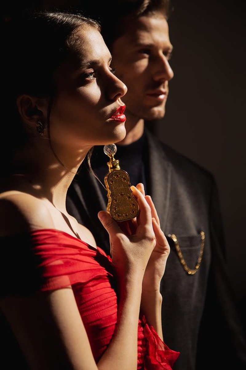 Swiss Arabian Jamila - Luxury Products From Dubai - Long Lasting And Addictive Personal Perfume Oil Fragrance - A Seductive Signature Aroma - 0.5 Oz