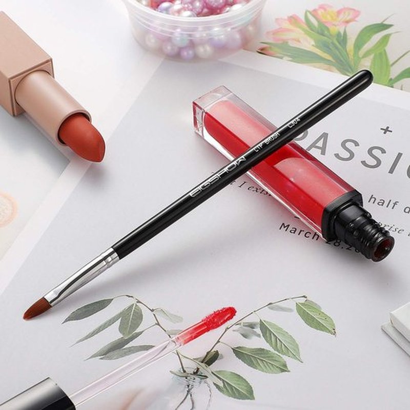 Lip Brush Professional Make Up Brush Travel Lipstick Gloss Wands Applicator Cosmetic Tool Kits Cruelty Free Nylon Hair Vegan Makeup Brush (Black)