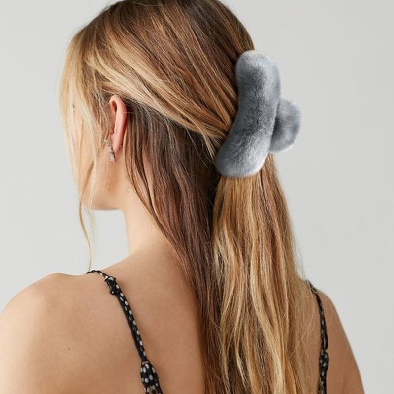 papasgix Hair Claw Clips for Women, Large Faux Fur Hair Claw Clip for Women, Large Hair Clips Winter Fluffy Plush Hair Claw Clips Hair Accessories (Blue+Dark Pink)