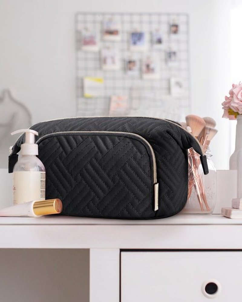 BAGSMART Travel Makeup Bag, Cosmetic Bag Make Up Organizer Case,Large Wide-open Pouch for Women Purse for Toiletries Accessories Brushes Black