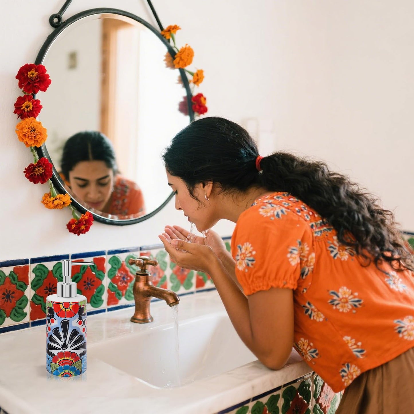 FYSUIMU Mexican Talavera Soap Dispenser Ceramic Dispenser with Pump Vintage Floral Refillable Liquid Soap Container for Mexican Fiesta Cinco De Mayo Home Kitchen Bathroom