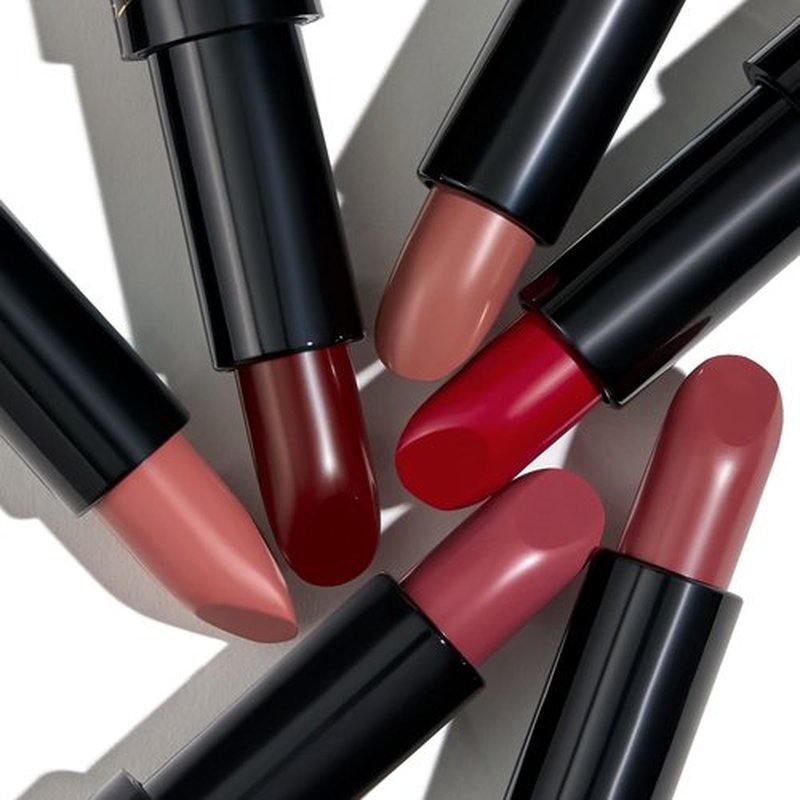LAURA GELLER NEW YORK Modern Classic Lipstick - Red Radiance - Ultra-Rich Color - Luxurious and Lightweight - Cream Finish