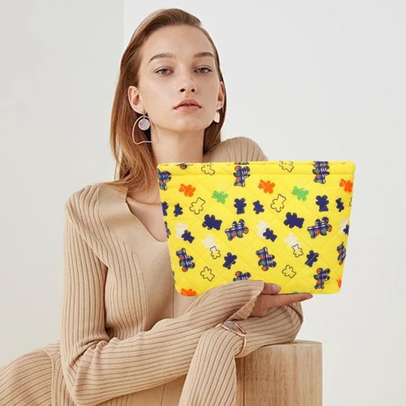 Wudimeitt Cosmetic bag Makeup bag Preppy Cute Corduroy Toiletry bag for women travel essentials (Yellow bear)