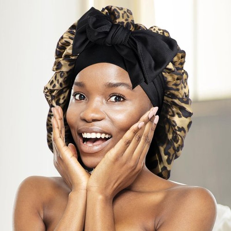 Arqumi 2 Pcs Cheetah-Print Satin Silk Bonnet for Sleeping Women, Large Cute Bonnet with Long Strap Tie Band Adjustable Sleep Night Cap Hair Bonnet for Men Long Short Hair, Black+Leopard Print