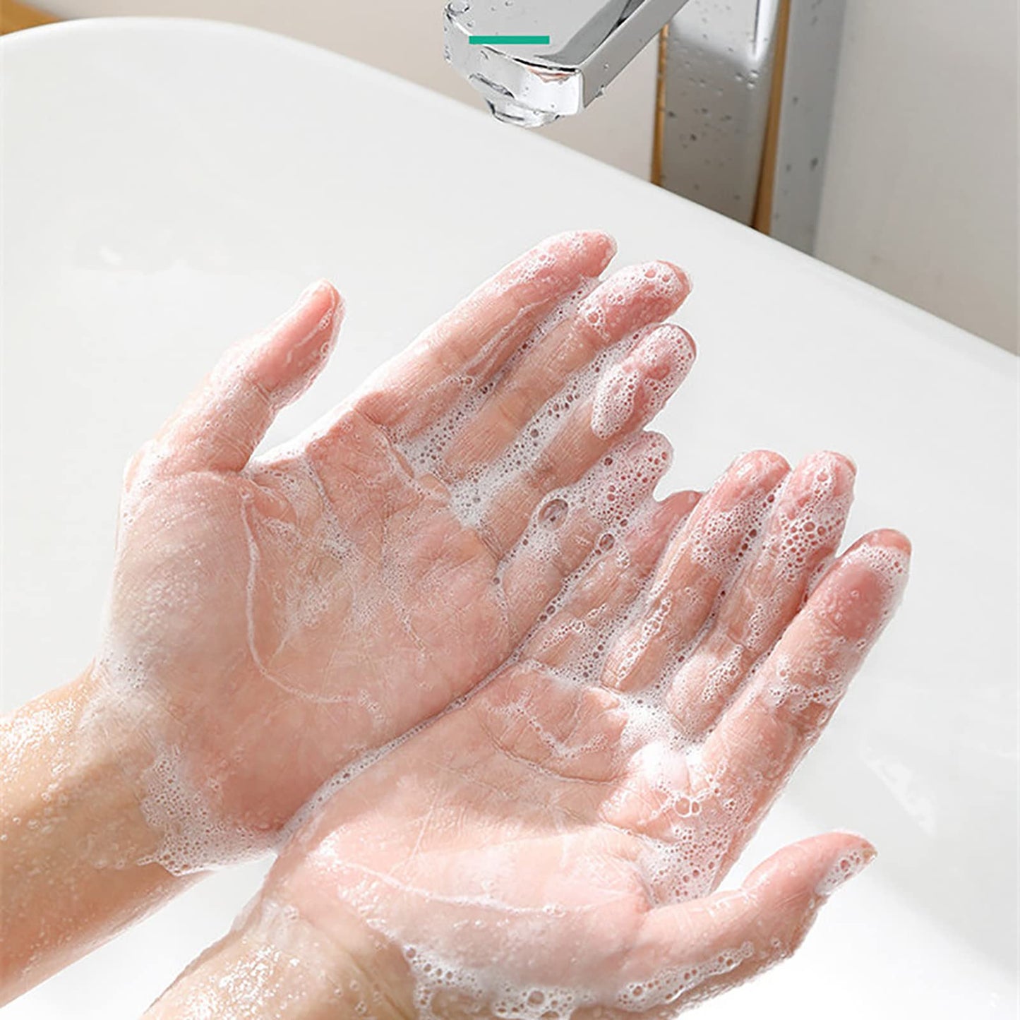 20 Pack (400 Sheets)Portable and Disposable Foaming Hand and Body Wash, Scented and Convenient, Get Clean on the Go with our Portable Foaming Hand and Body Wash, Convenient and Disposable Foaming Wash