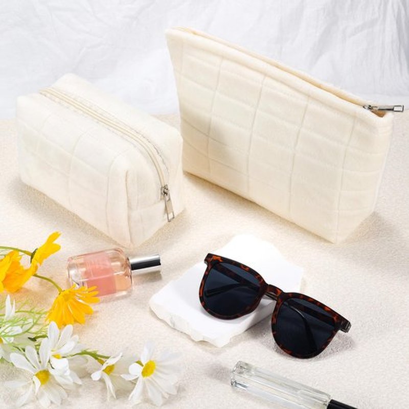 ZLFSRQ 2Pcs Makeup Bag for Women Trendy Large Capacity Cosmetic Bag Plush White Checkered Makeup Pouch for Purse Coquette Zippered Bag Organizer Y2K Aesthetic Accessories Makeup Brushes Storage Bag