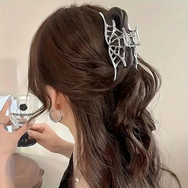 2Pcs Halloween Hair Claw Clips Spider and Spider Web Hair Clips Metal Alloy Hair Jaw Clips Medium Size Silver Hair Accessories Fashion Funny Halloween Hair Clip for Women Cosplay Party Hair Supplies
