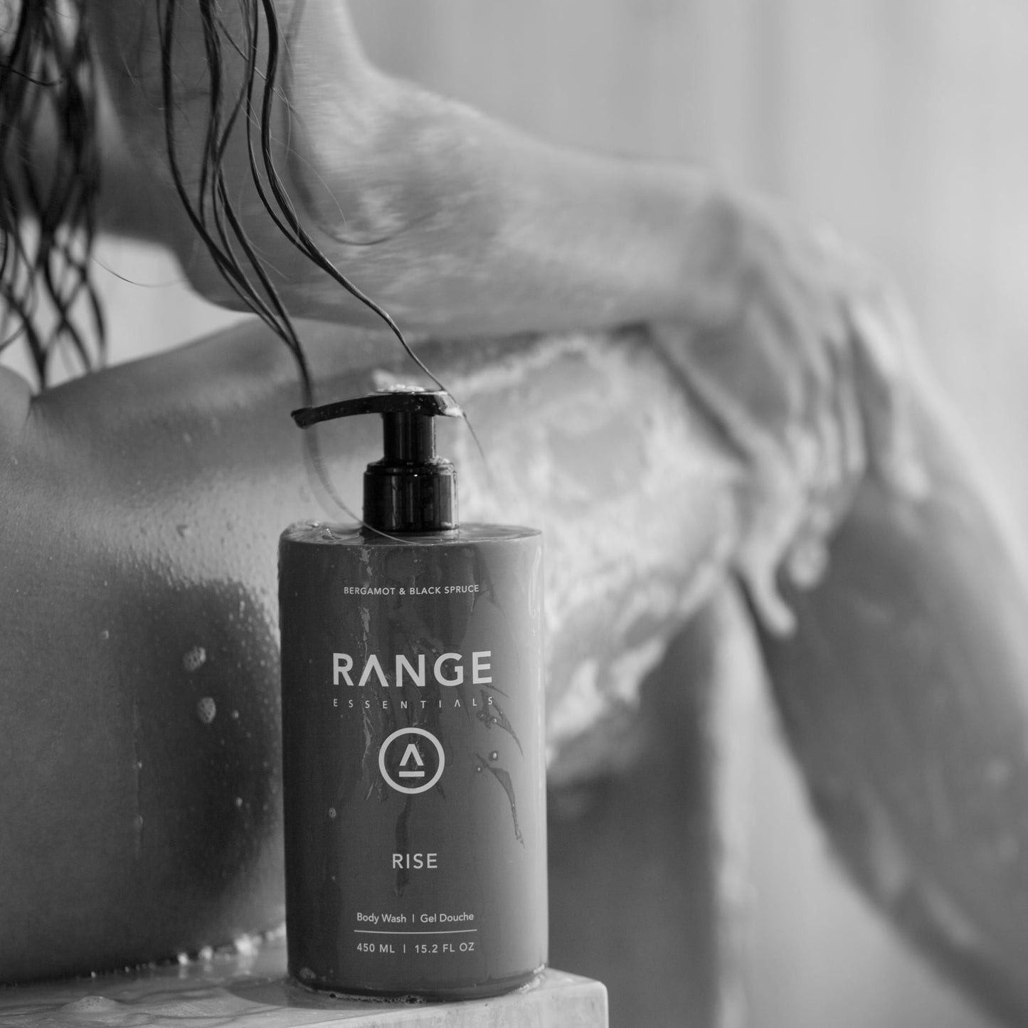 Range Essentials Renew Body Wash, Sandalwood Scent, Moisturizing Hydrating, Gentle Clean, Shower Gel, Paraben-Free, Sulfate-Free, Natural Ingredients, Hyaluronic Acid, Men Women, 450mL (15.2oz)