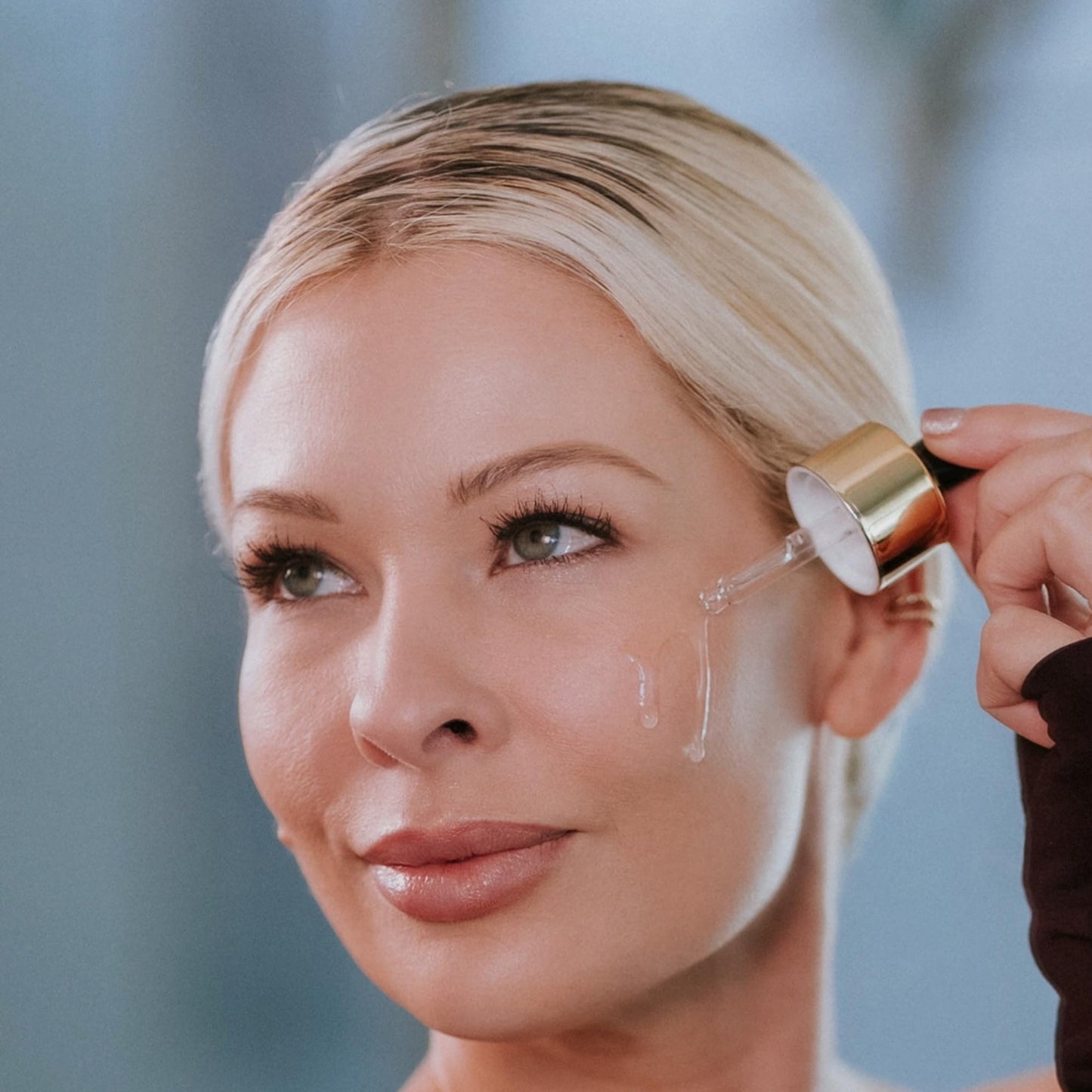 Intoxicated Cosmetics Snail Serum - Luxurious Anti-Aging Skin Care with XEP-018 and Hyaluronic Acid for Extreme Lifting, Hydration and Regeneration