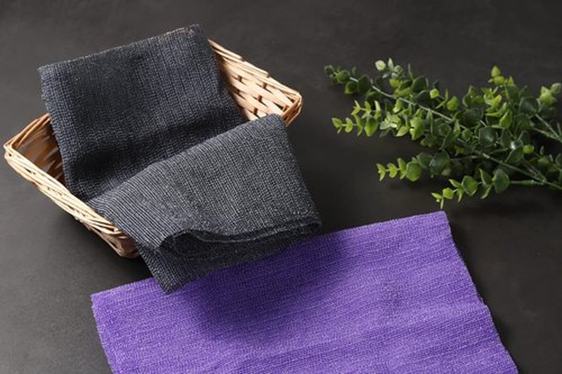 Extra Rough, Exfoliating Washcloth [Made in Japan] Exfoliating Towel Special Texture Makes Fluffy Foam Lather, Back Scrubber, Dead Skin Cell Remover [Loofah for Women and Men] (Purple)